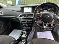 INFINITI Q30