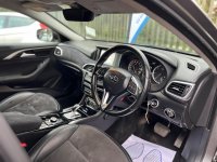 INFINITI Q30