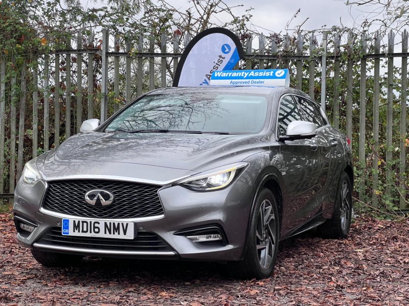 INFINITI Q30