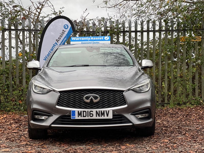 INFINITI Q30