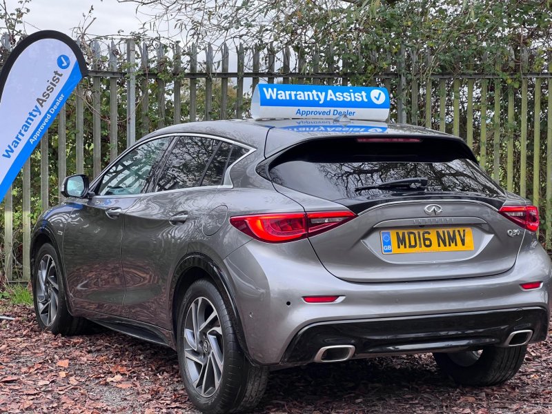 INFINITI Q30