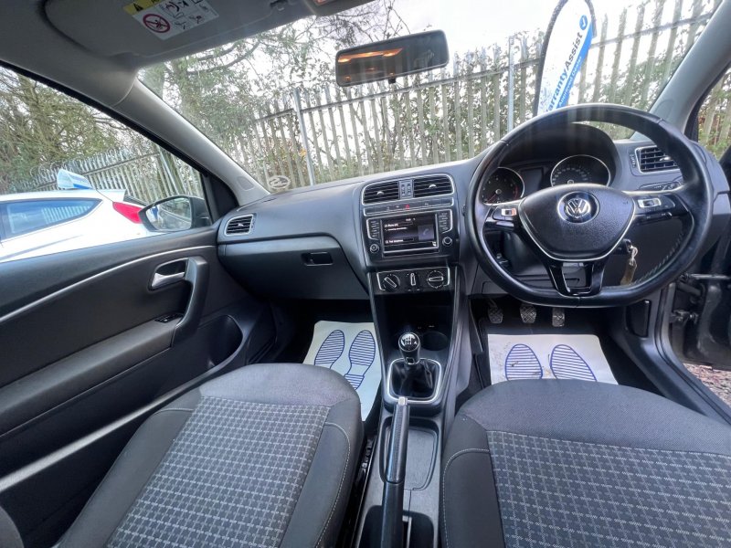 VOLKSWAGEN POLO