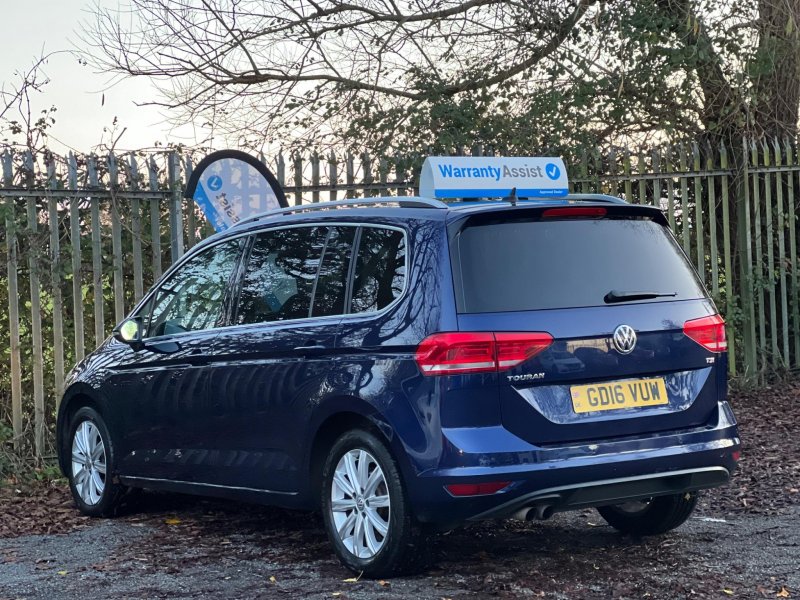VOLKSWAGEN TOURAN