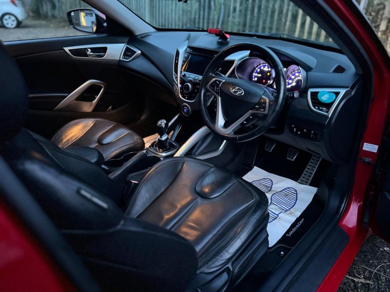 HYUNDAI VELOSTER