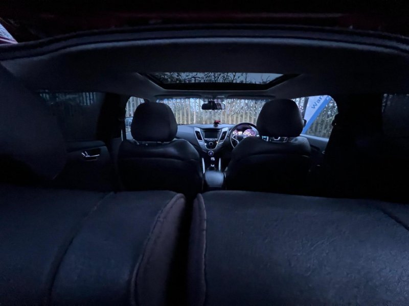 HYUNDAI VELOSTER