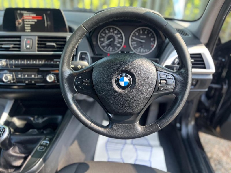BMW 1 SERIES