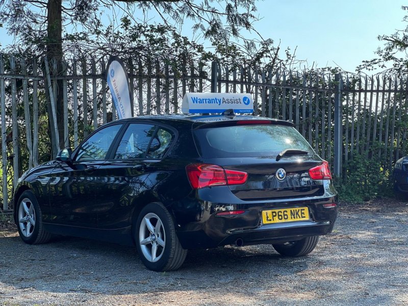 BMW 1 SERIES
