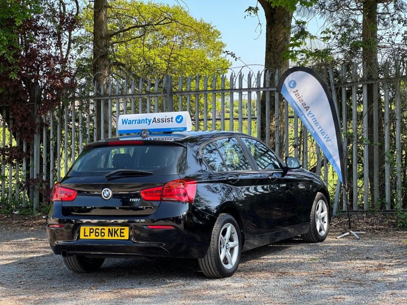 BMW 1 SERIES