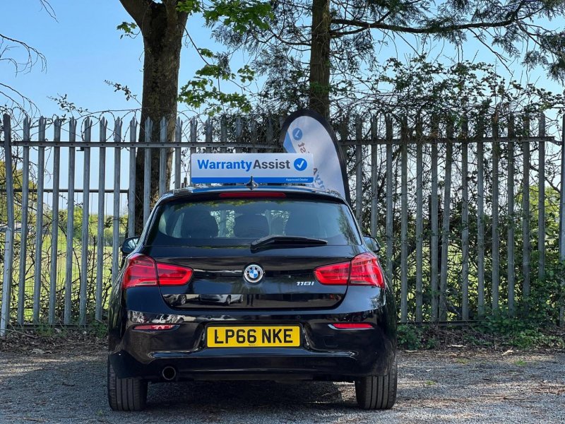BMW 1 SERIES