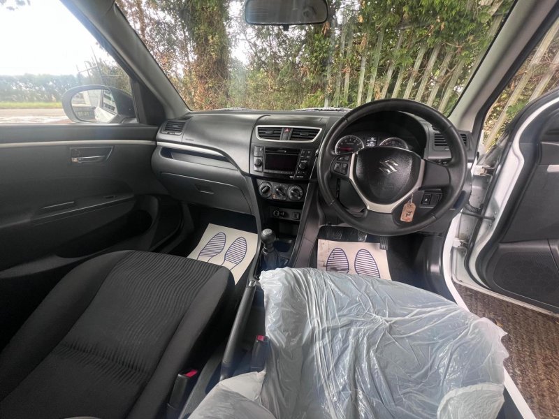 SUZUKI SWIFT