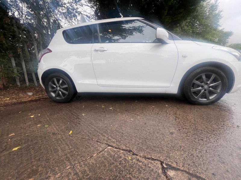 SUZUKI SWIFT
