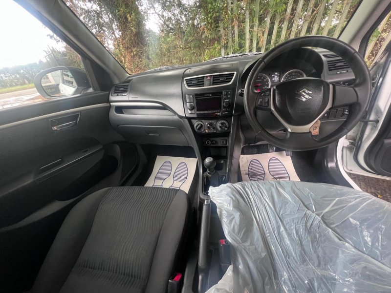 SUZUKI SWIFT